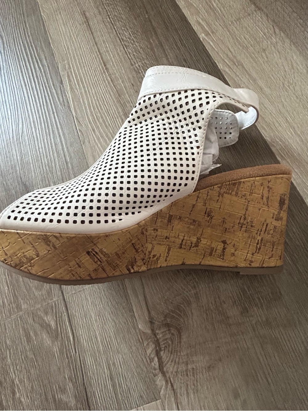 Toetos White Cork Wedge Sandals with Ankle Strap - Picture 5 of 9